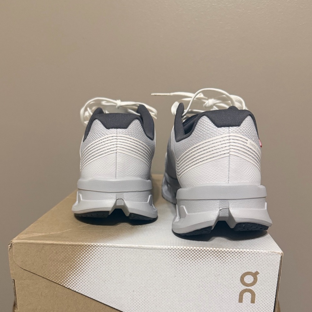 Cloudgo Road-Running Shoes - Women's Size 9 - Picture 3 of 6